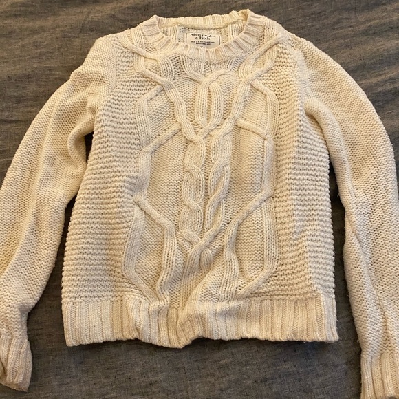 A&F cable knit sweater - Picture 1 of 5
